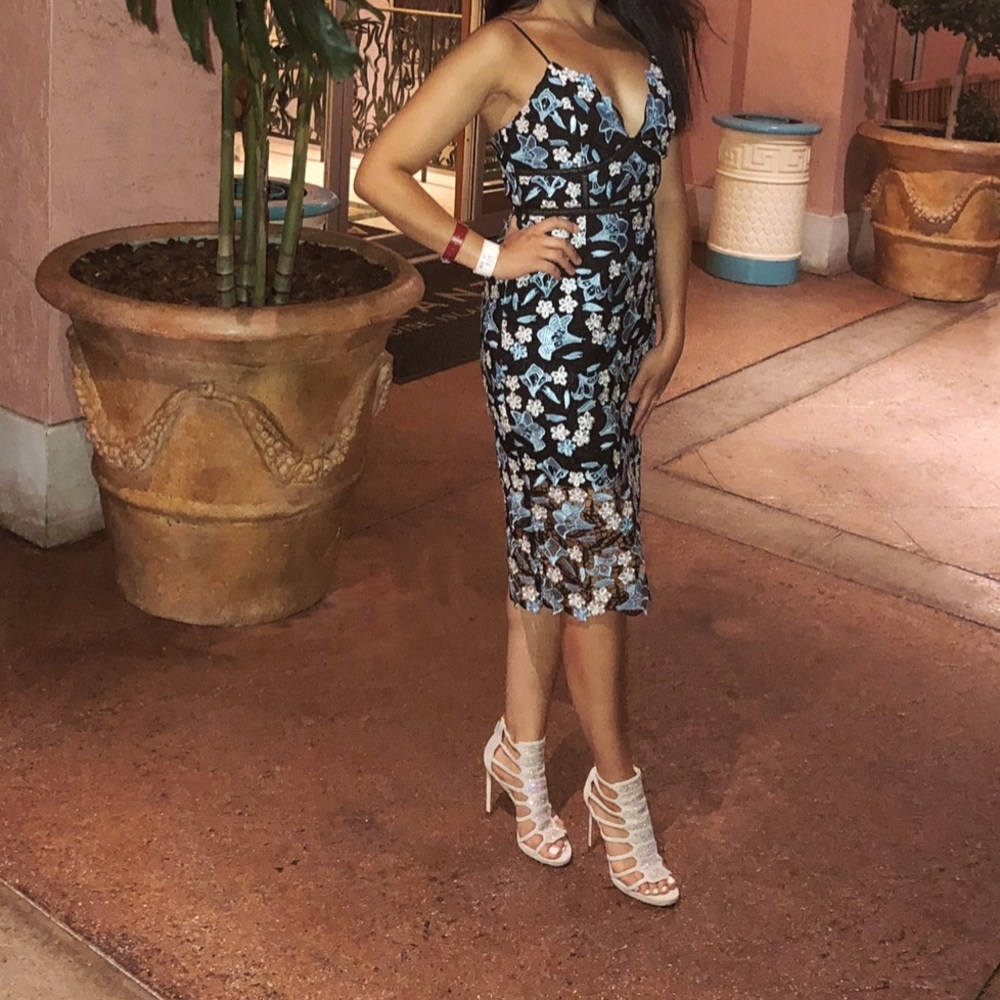 Beautiful dress!